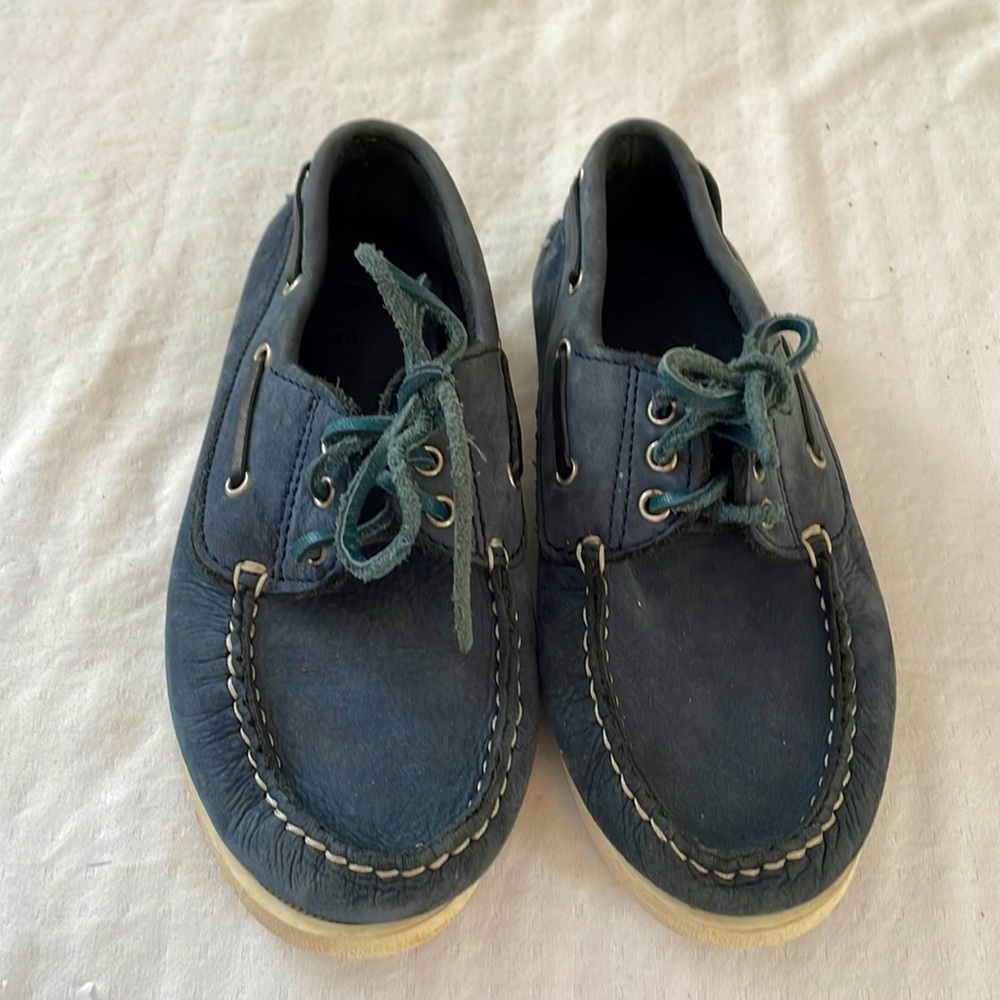 Kids boat shoes